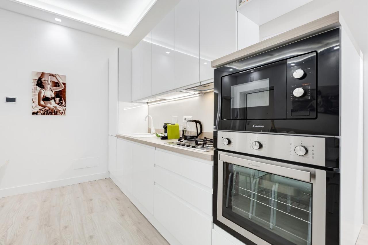 Bmga L The White Crown Apartment In Testaccio Rom Exteriör bild
