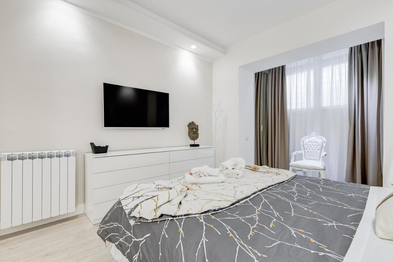 Bmga L The White Crown Apartment In Testaccio Rom Exteriör bild