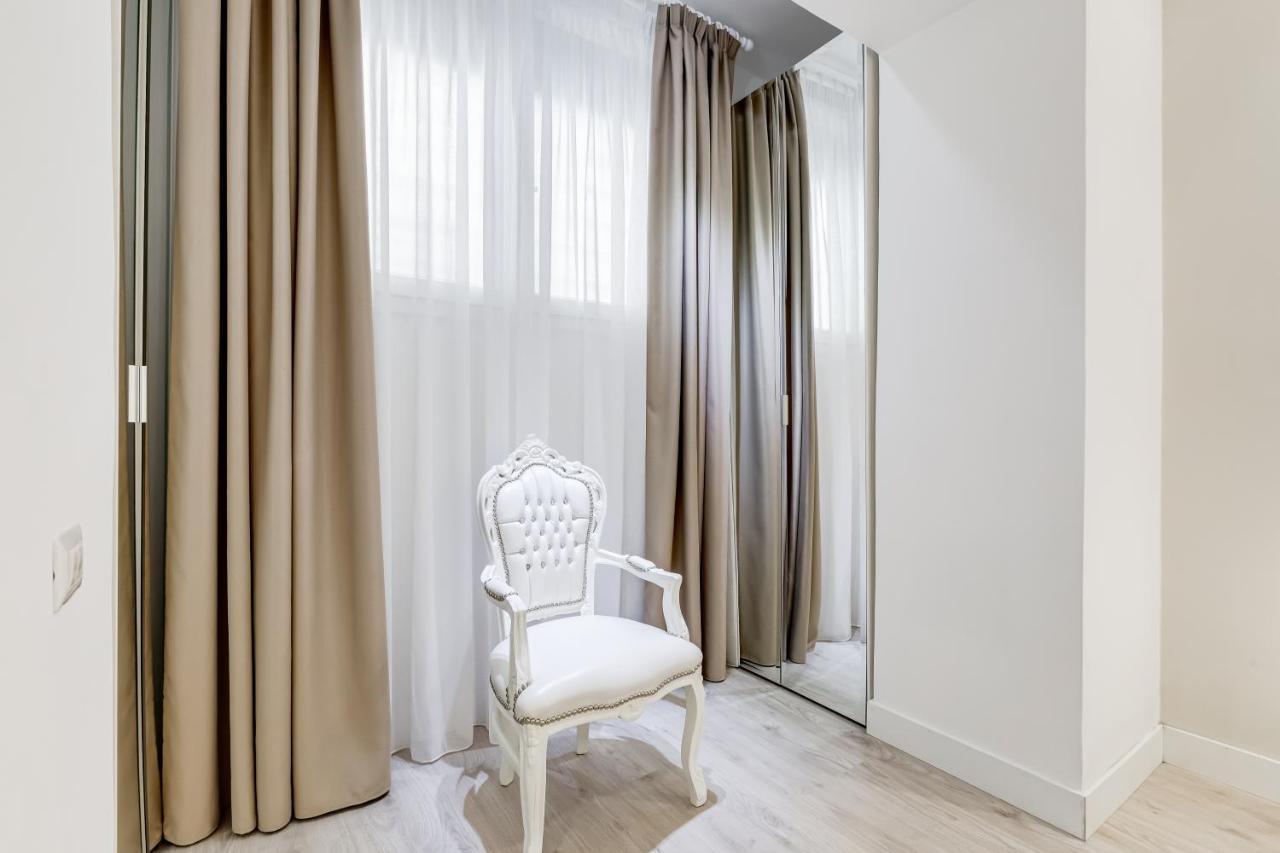 Bmga L The White Crown Apartment In Testaccio Rom Exteriör bild